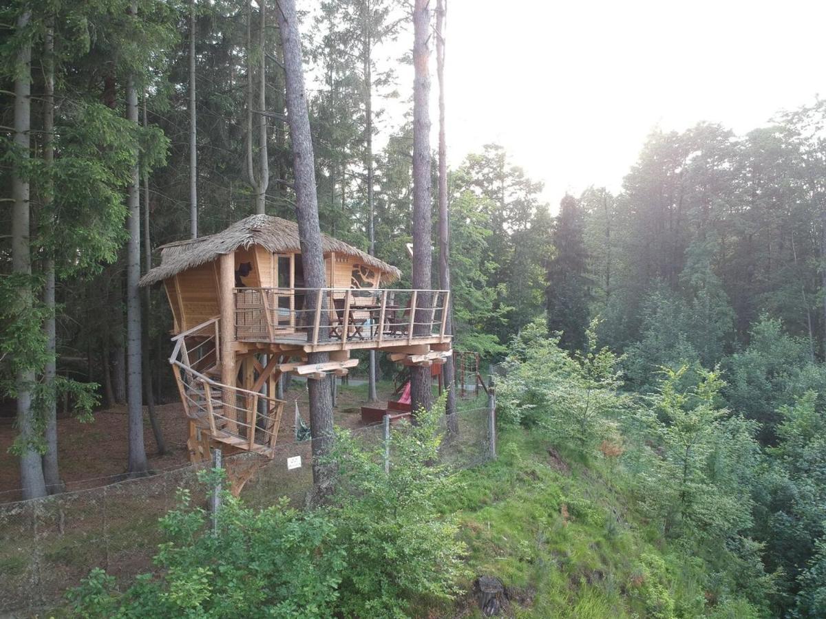 Hotel Treehouse U Rybnika à Osecna Extérieur photo