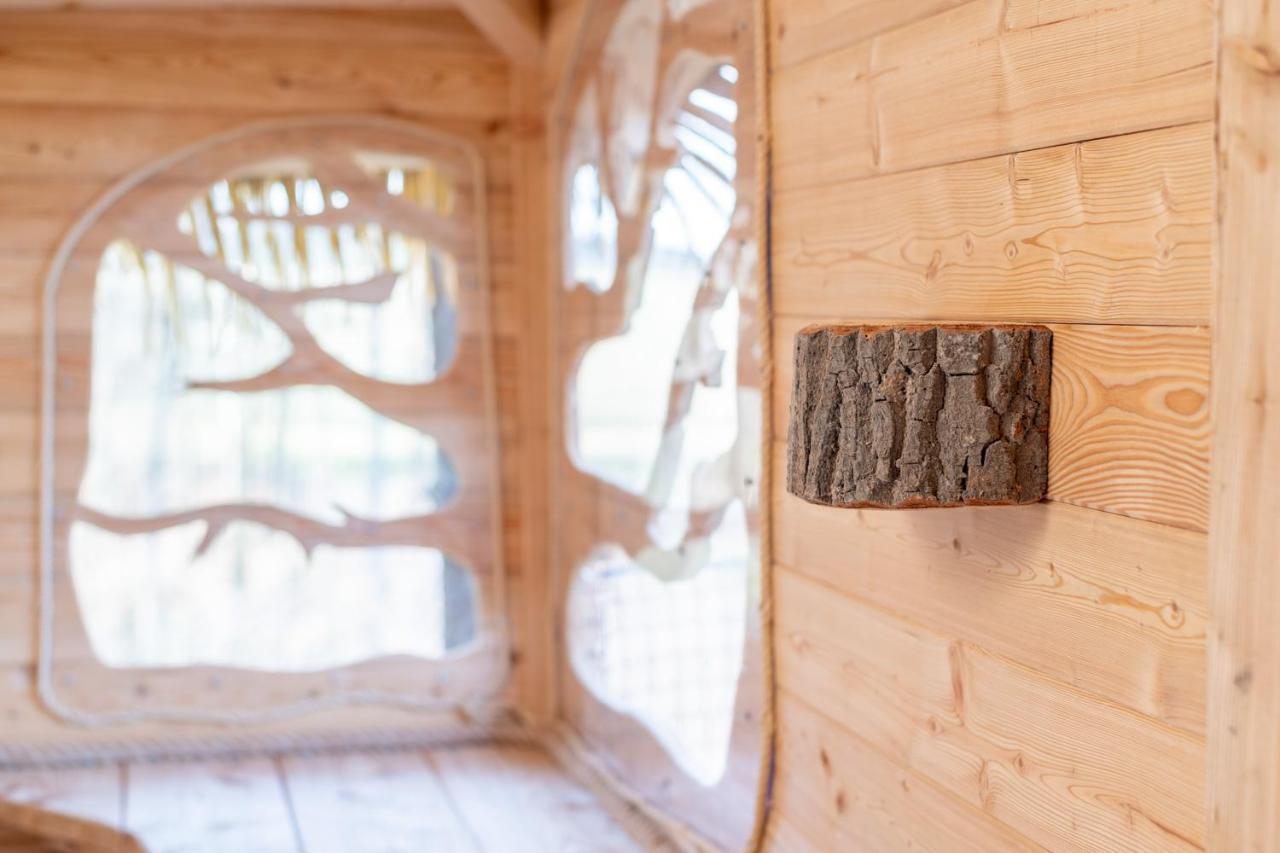 Hotel Treehouse U Rybnika à Osecna Extérieur photo