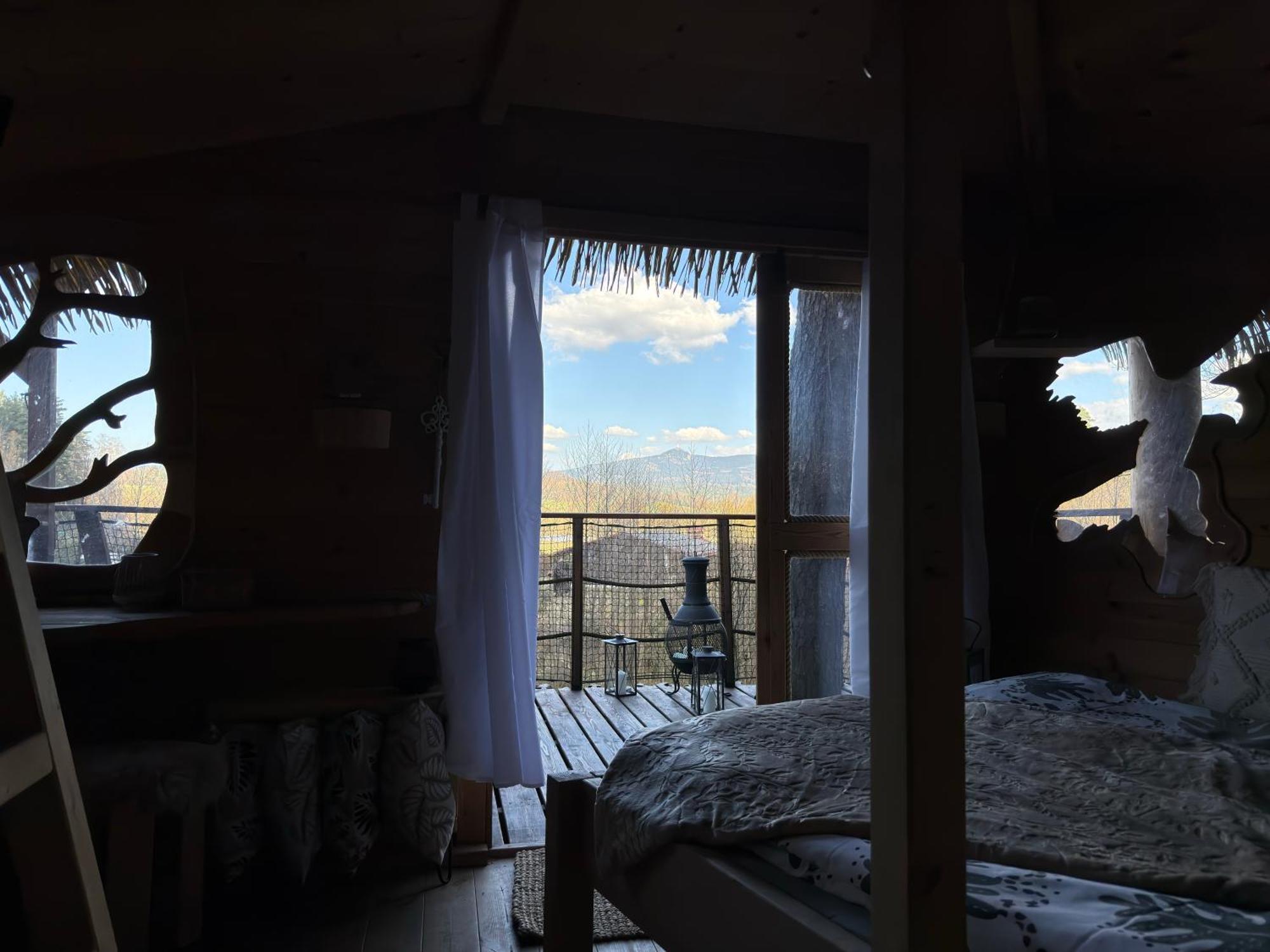 Hotel Treehouse U Rybnika à Osecna Extérieur photo